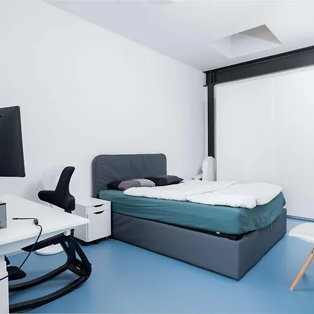 Modern With Balcony View & Workspace Apartment *