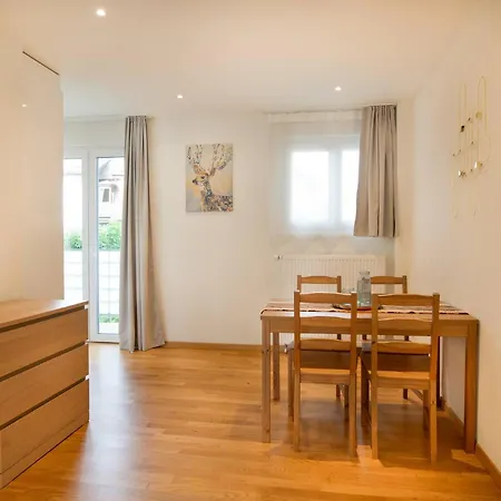 Modern Centre Flat With Balcony * Zurich