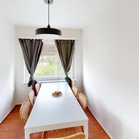 Apartment Charming 3 Bedroom Retreat Zurich