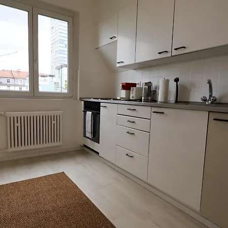 Spacious Near Center Apartment