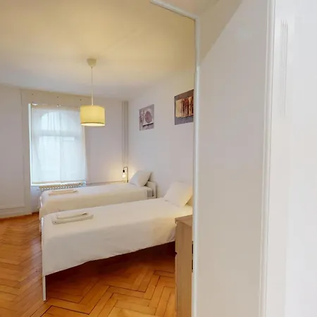 Apartment 2br District 6 - Near Centre
