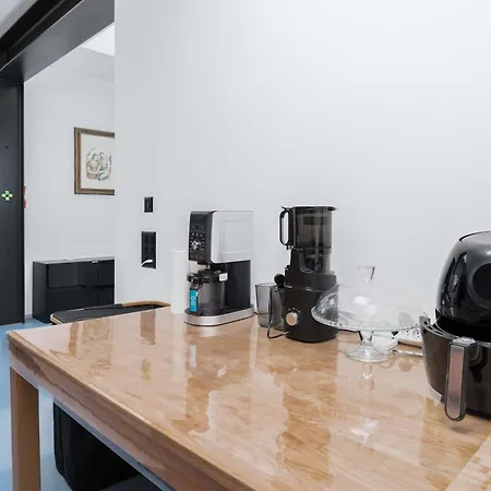 Modern With Balcony View & Workspace Apartment *