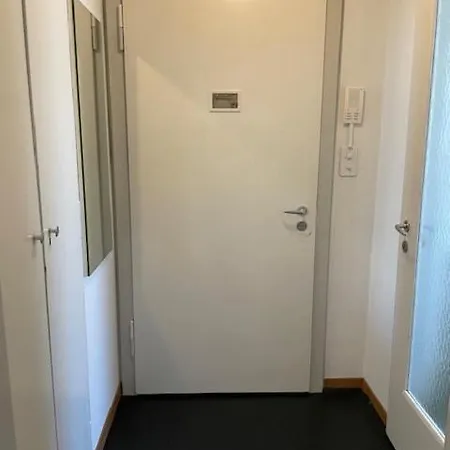 Near Lakeside - Cross 9 Apartment