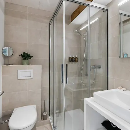 Waterfront Penthouse Ac Rooftop Free Parking * Zurich