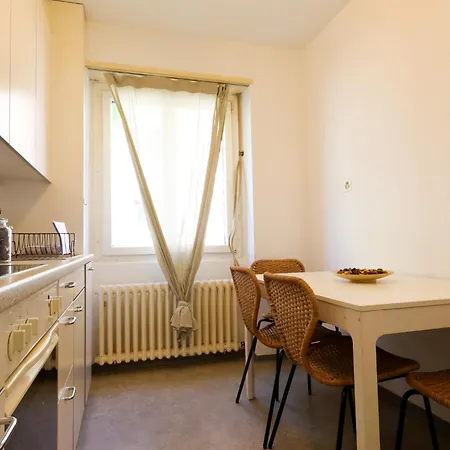 Apartment Simple & Comfy In *