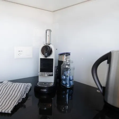 Apartment Modern Centre Flat With Balcony *