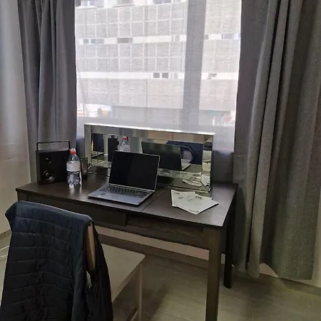 Apartment Romantic With Free Parking In