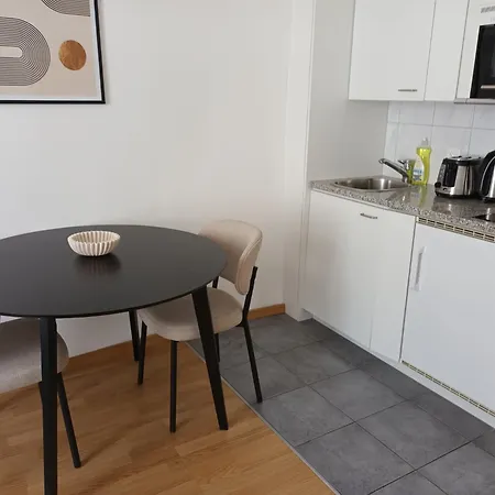 Charming In The Perfect Spot - Stork 34 Apartment