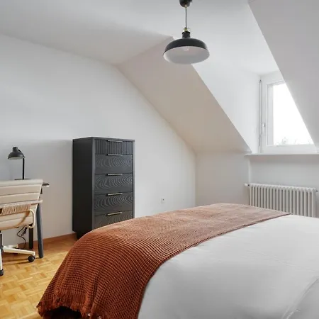 Apartment Honey - Stylish 2,5 In