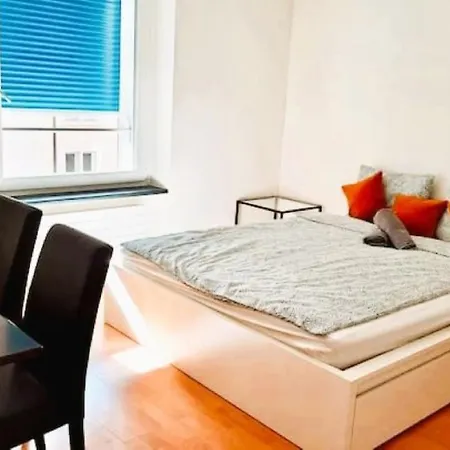 2 Center Flats With Balcony - Hildab Apartment