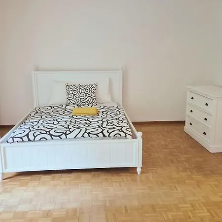 Center Flats With Balcony - Rigi Apartment