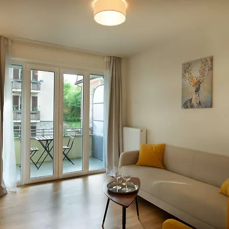 Modern Centre Flat With Balcony Zurich