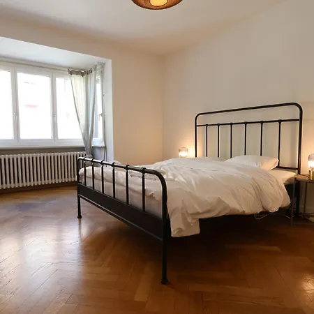 Simple & Comfy In Apartment *