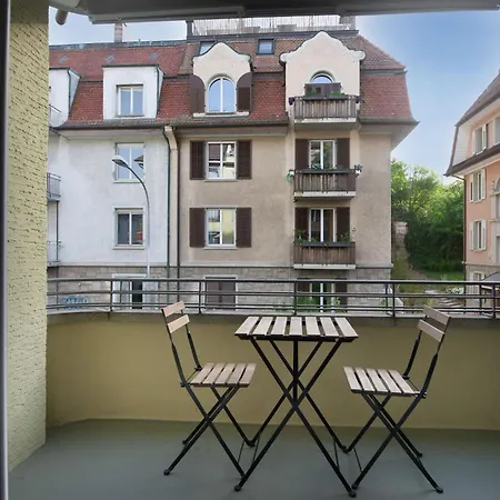 Modern Centre Flat With Balcony Apartment