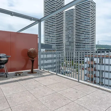 Apartment Modern With Balcony View & Workspace Zurich