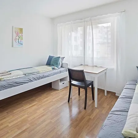 Family - 3 Bedrooms Sleeps 7 Zurich