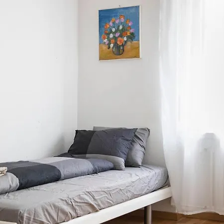 Apartment Family - 3 Bedrooms Sleeps 7 *