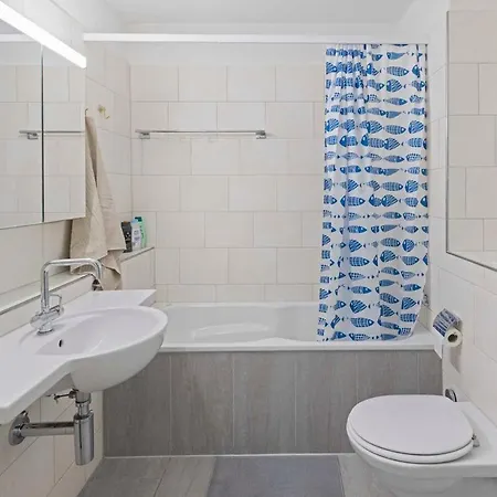 Family - 3 Bedrooms Sleeps 7 Zurich