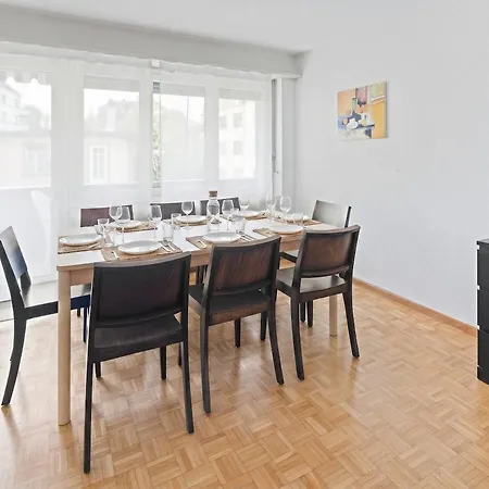 Apartment Family - 3 Bedrooms Sleeps 7 *