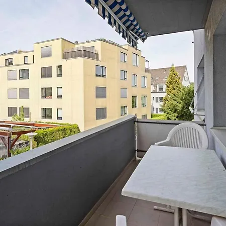 Family - 3 Bedrooms Sleeps 7 Apartment