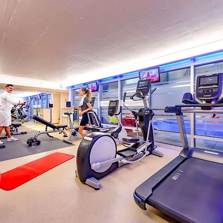 Novotel West 4*