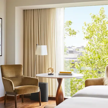 Park Hyatt – Center Luxury