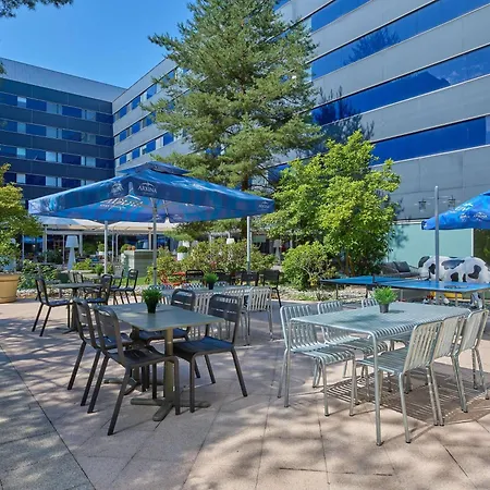 Ibis West Hotel