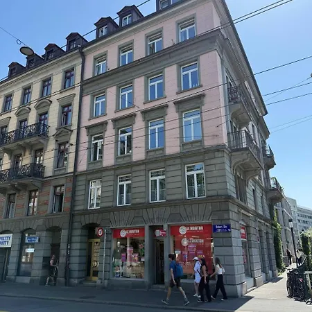 Apartment Loewenplatz Near Station By Airhome