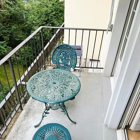 3 Old Town Flat - Munsterb Apartment Zurich