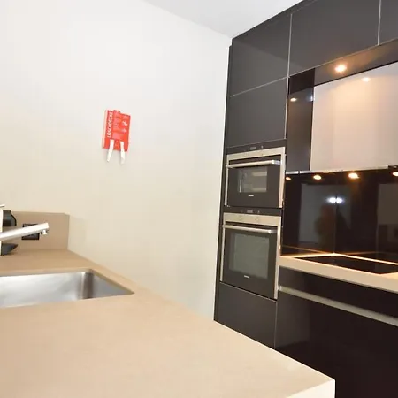 1br - Modern, Stylish, Centrally Located - Baron 26 Apartment *