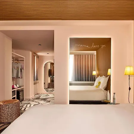 Mama Shelter Hotel 4*