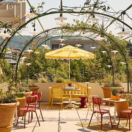 Mama Shelter Hotel