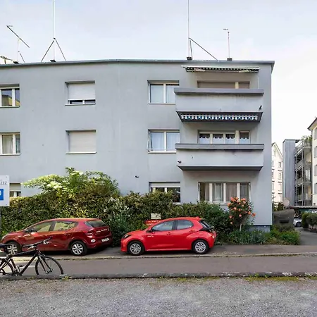 Family - 3 Bedrooms Sleeps 7 Apartment