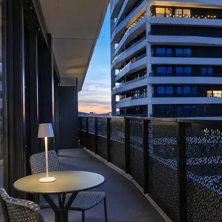 Apartment Skyline Mit Eckterrasse Zurich