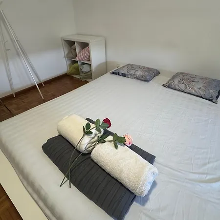 Apartment Side Center In Friendly Area