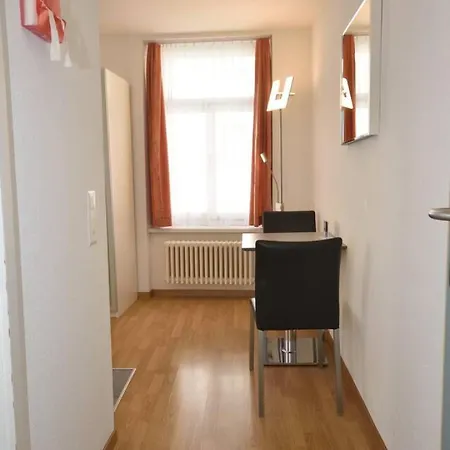 Apartment Near Rennweg - Stork 33 *