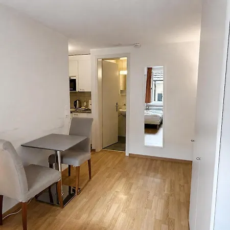 Cozy In The Heart Of - Stork 25 Apartment Zurich