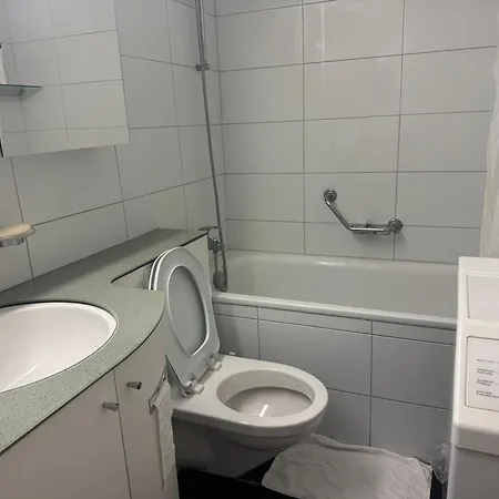 Apartment Side Center In Friendly Area