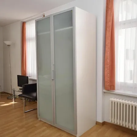 Apartment Near Rennweg - Stork 33 *