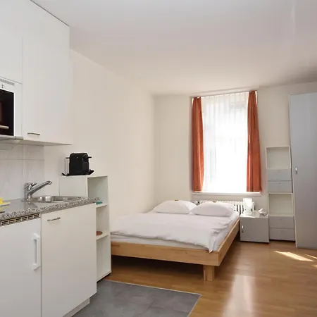 Apartment Near Rennweg - Stork 33 *