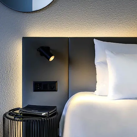 Hotel Novotel West
