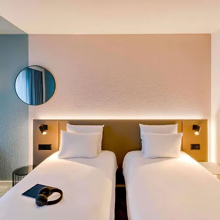 Novotel West Hotel 4*