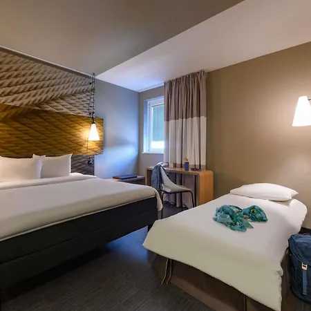 Ibis West Hotel 3*