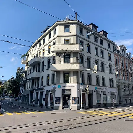 Aparthotel Visionapartments Brandschenkestrasse - Self Check-in 3*