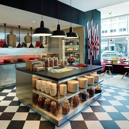 Citizenm