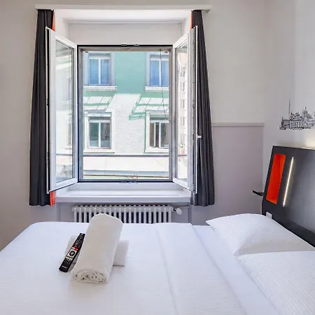 Easyhotel Limmatplatz 2* Zürich