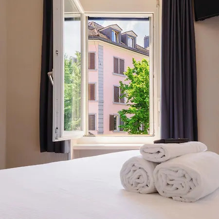 Easyhotel Main Station 3* Zurich