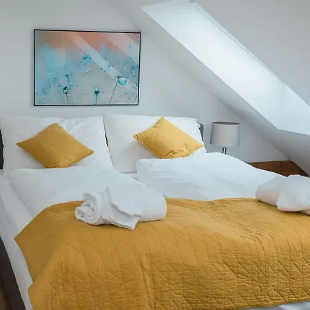 Apartment Furnished Homes *