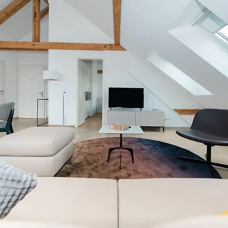 Furnished Homes *