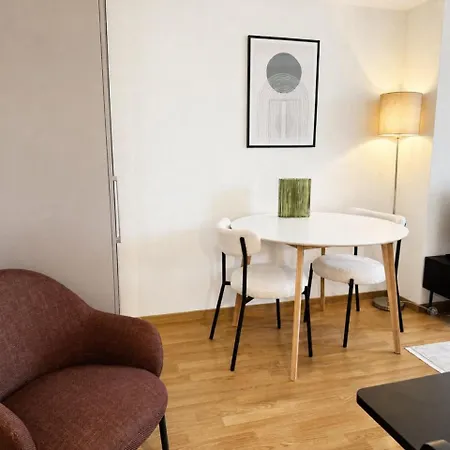 In A Perfect Location - Stork 35 Apartment Zurich